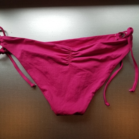 L*Space Sensual Solids Dandy Keyhole bottom - Picture 3 of 3